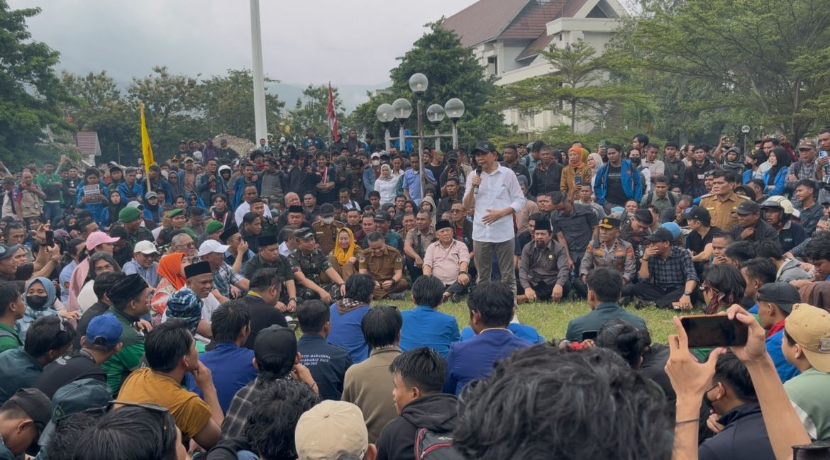 Aksi Massa di DPRD Sulteng Berujung Kesepakatan dan Penandatanganan Berita Acara