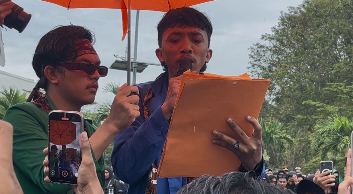 Ini Isi Tuntutan Mahasiswa dan Masyarakat Palu di DPRD Sulteng!