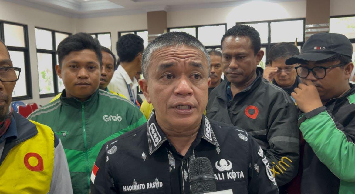 Wali Kota Palu Temui Mahasiswa hingga Ojol, Janjikan Penyesuaian Pajak dan Fasilitas Publik