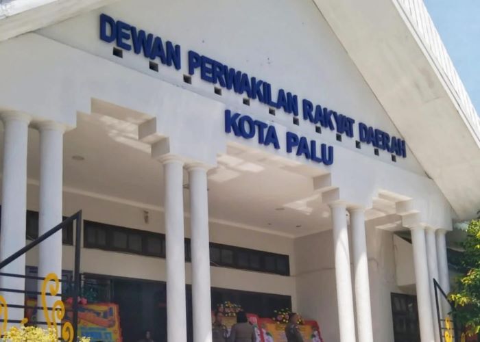 Kantor-DPRD-KOTA-PALU.jpg