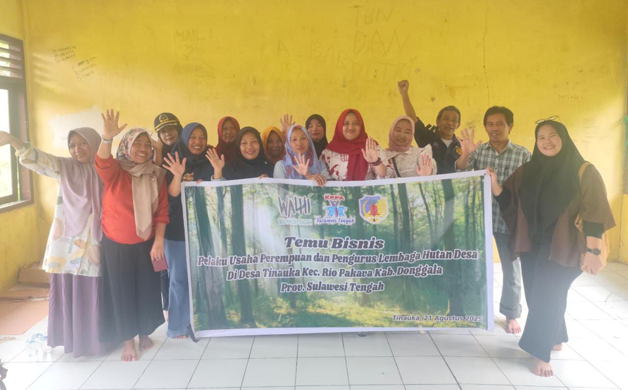 Perempuan Desa Tinauka  Gali Potensi Usaha Lokal dari Hasil Hutan