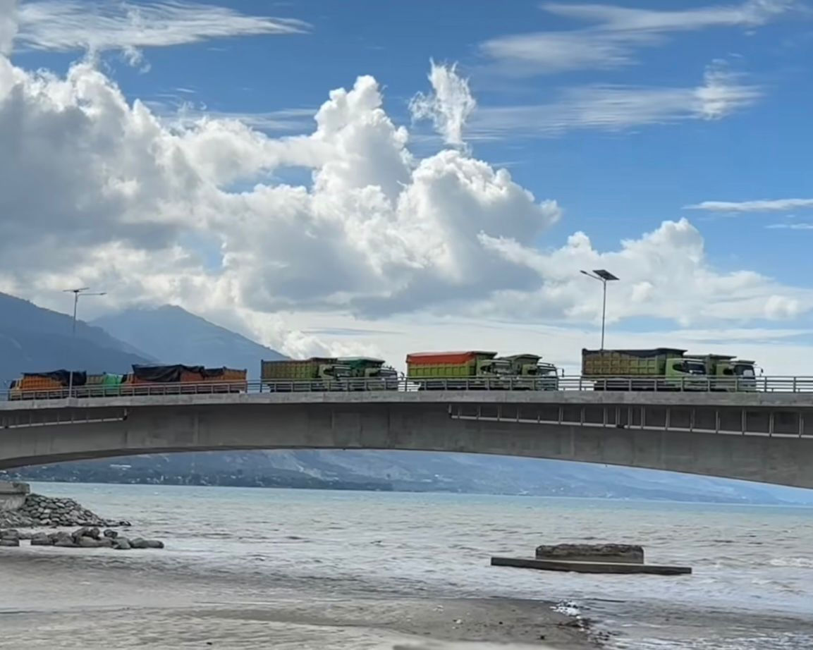 14 Truk Dikerahkan untuk Uji Beban Jembatan Palu IV