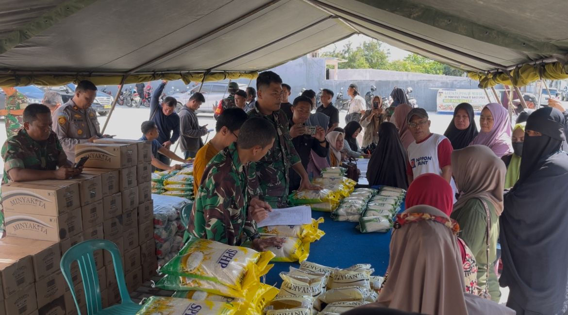 Gerakan Pangan Murah, Warga Serbu Kantor Kecamatan Palu Barat