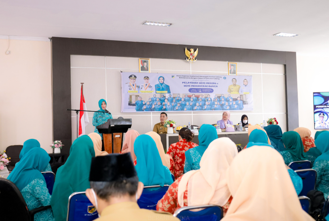 Langkah Kecil, Dampak Besar: Perempuan Sulteng Dilatih Jadi Mandiri Lewat Sentuhan Seni