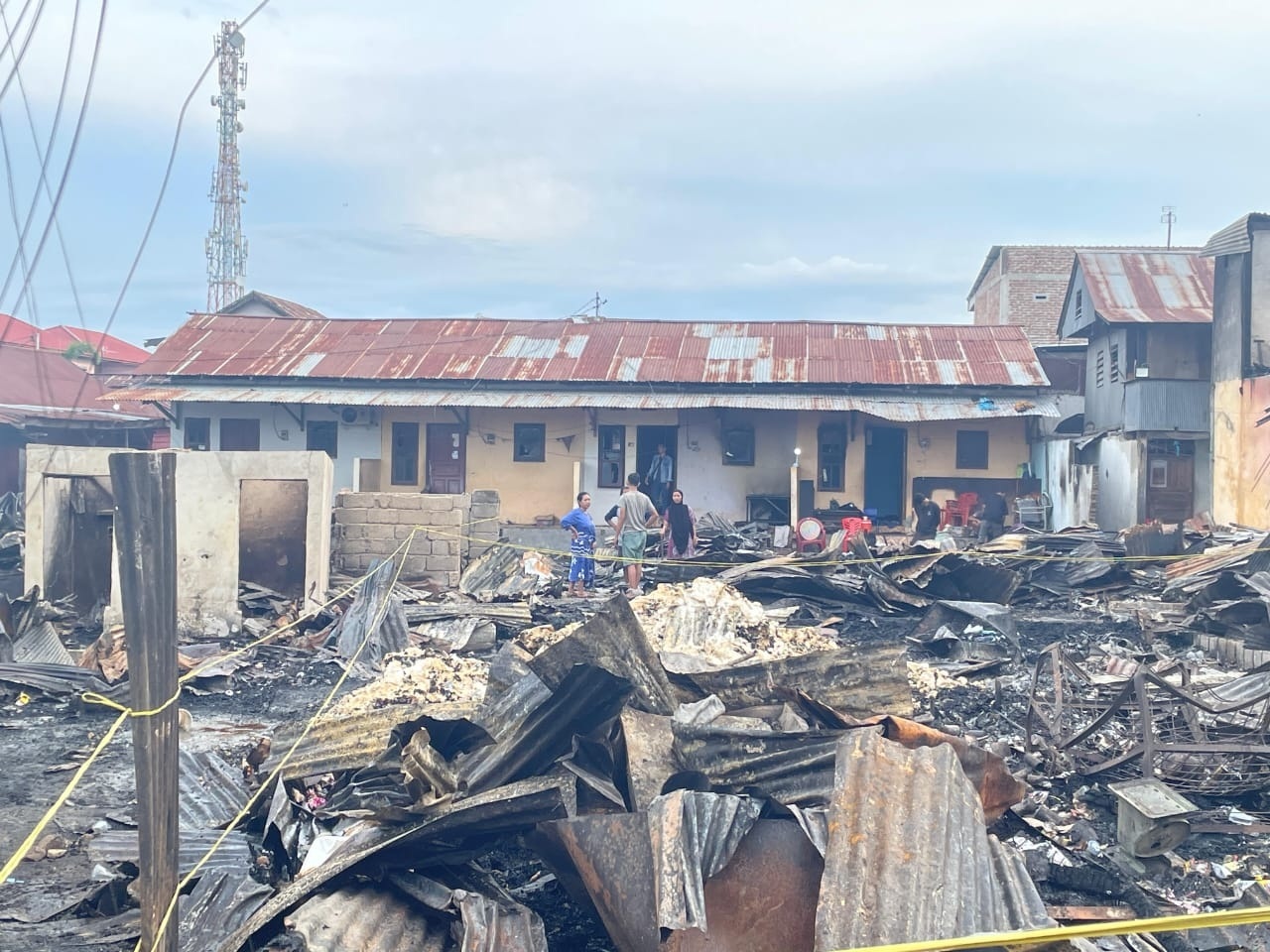 Damkar Palu Telusuri Penyebab Kebakaran Pasar Masomba, Kerugian Ditaksir Capai Miliaran Rupiah